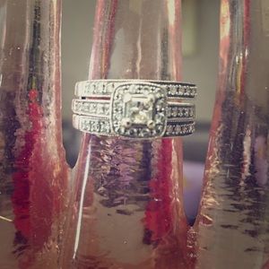 Vintage Look Wedding Ring Set